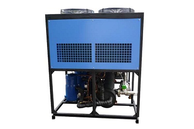 操作冷水機(jī)時(shí)有哪些注意事項(xiàng)？